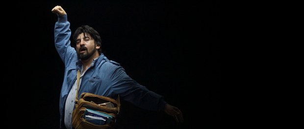 Roberto Farías, Pablo Larraín, Acceso